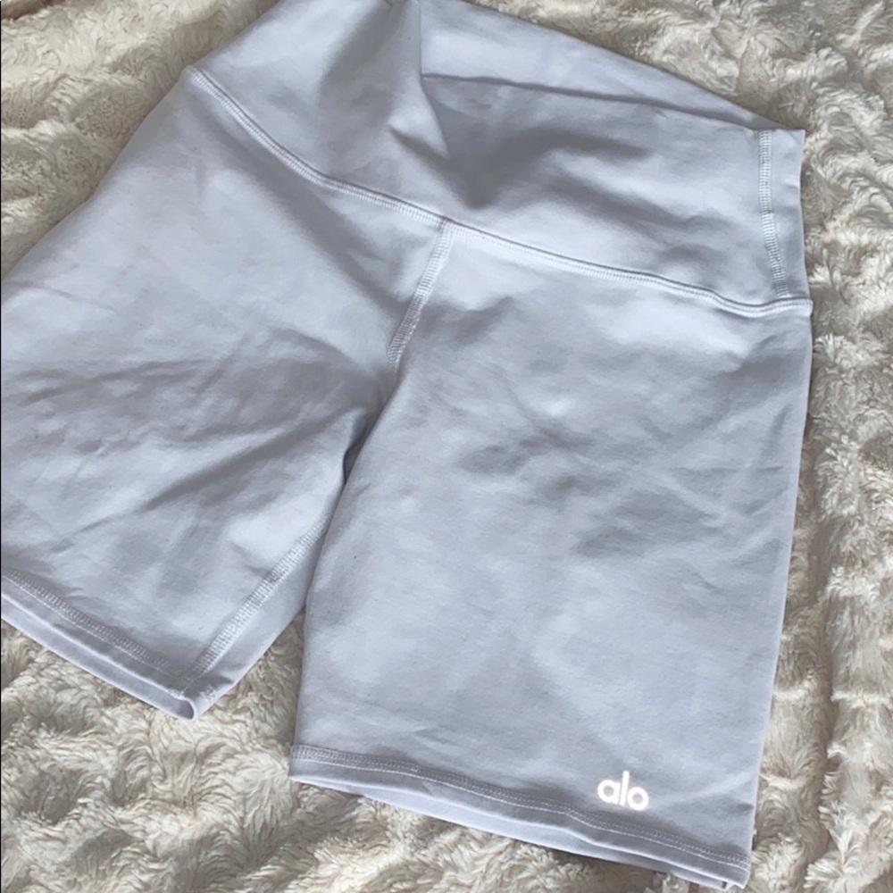 Alo yoga shorts - Picture 6 of 16